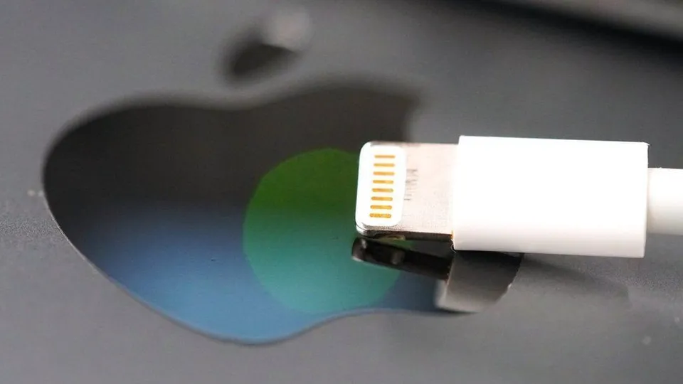 اتحادیه اروپا برای اجباری کردن استفاده از پورت USB-C تلاش می‌کند