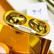 هدفون بلوتوثی اپل AirPods Pro NEW GLD با نویز کنسلینگ فعال (ANC)، درگاه شارژ USB Type-C، دارای پشتیبانی از فرمان لمسی، مقاوم در برابر رطوبت و عرق - تصویر 5