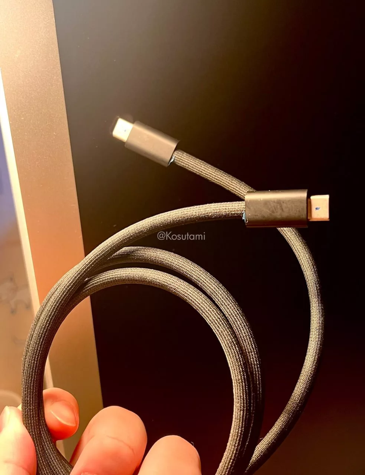 Apple-USB-C-Thunderbolt-Cable.jpg.webp