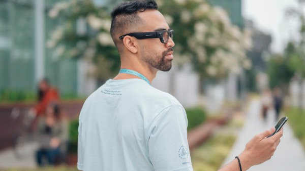 Facebook’s-first-‘smart-glasses’-will-be-Ray-Bans-coming-next-year-2.jpg