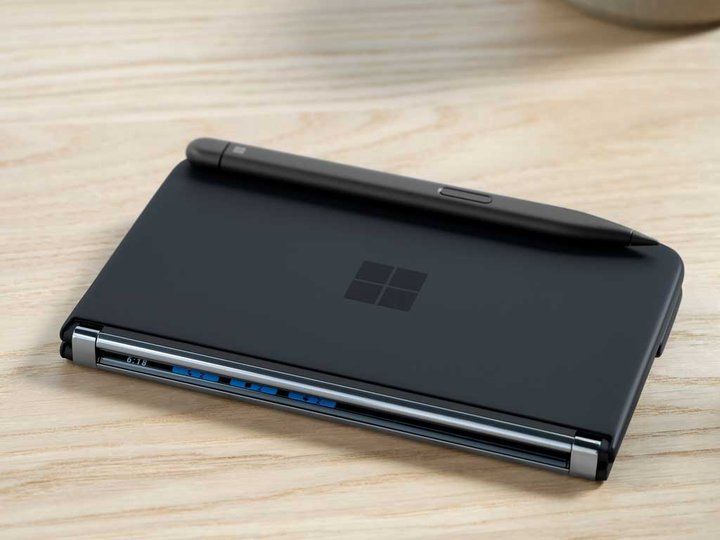 Surface_Duo_2_with_Pen_under_embargo_until_September_22.jpg