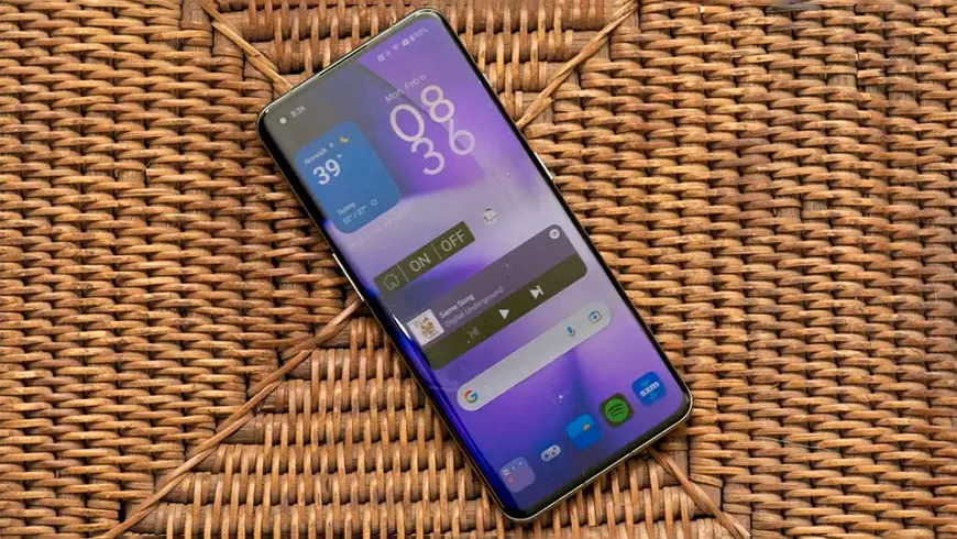 صفحه نمایش بزرگ و 24 گیگ رم برای گوشی OnePlus 12
