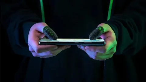 دستکش انگشتی گیمینگ ریزر از تعرق انگشتان هنگام بازی‌ با موبایل جلوگیری می‌کند
