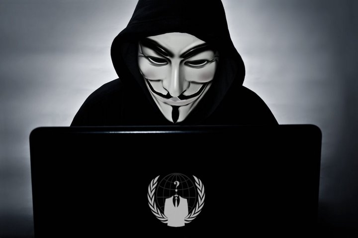 anonymous-hacker-maske-guy-fawkes-laptop.jpg