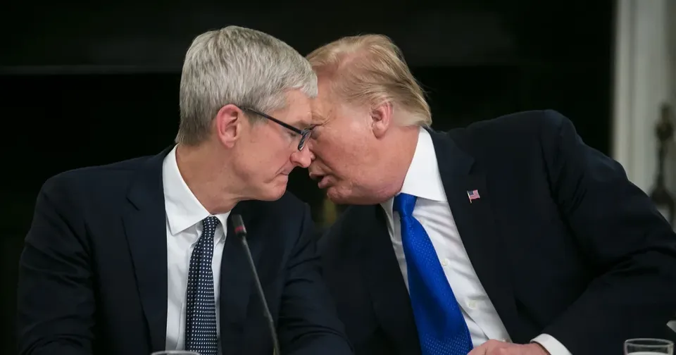 donald-trump-tim-cook-apple.rsocia