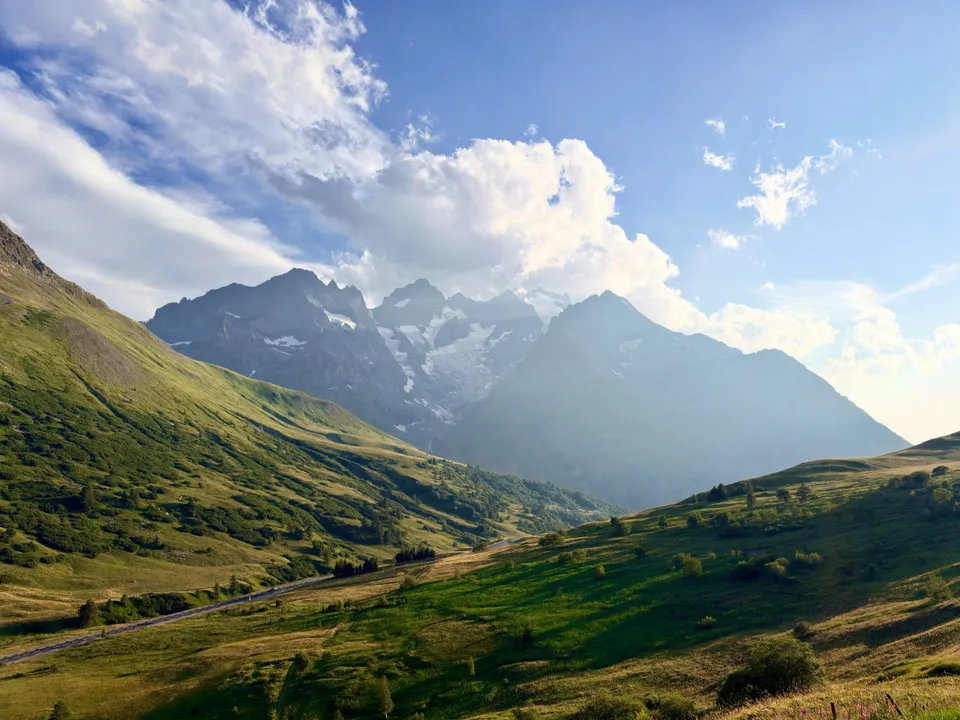 نمونهٔ عکاسی منظره با دوربین اصلی ۴۸ مگاپیکسلی