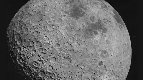 امروز در فضا: برای اولین بار، زمینی‌ها نیمه تاریک ماه را مشاهده کردند