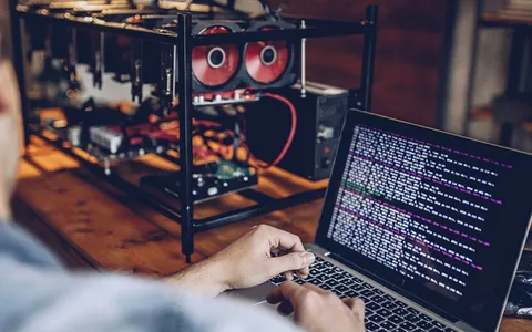 اعتراض ماینرها در برابر ستاد مبارزه با قاچاق کالا و ارز؛ من قاچاقچی نیستم