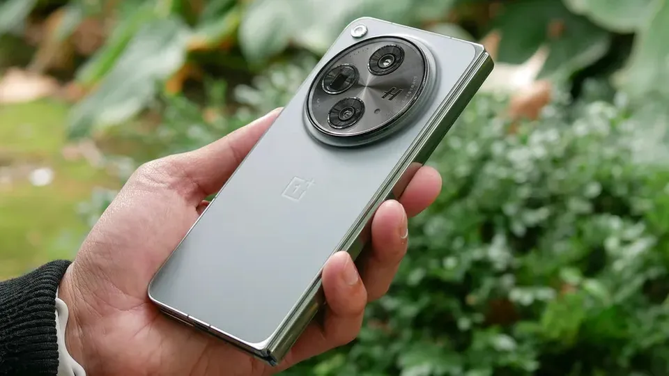 طراحی پشت گوشی OnePlus Open