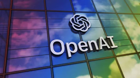 مقام ارشد OpenAI: هوش مصنوعی ممکن است به تدریج برخی از مشاغل خلاقانه انسانی را حذف کند